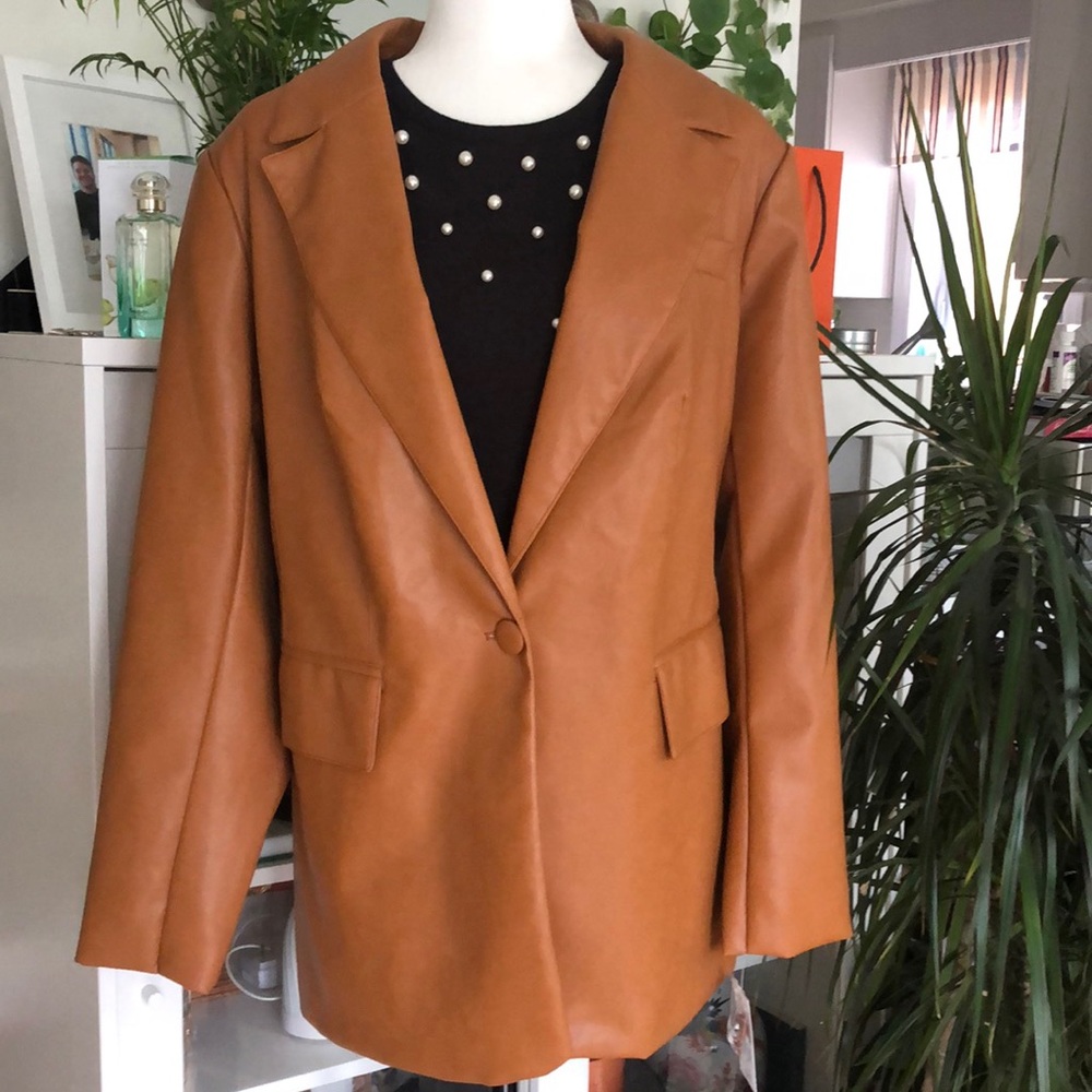 Gorgeous 1X Butter Soft Faux Leather Blazer terra-cotta/caramel colour NWT - Picture 5 of 9